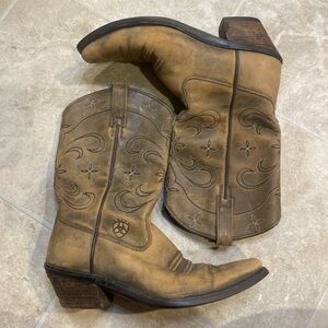 Ariat Sage Stars Western Boots Women’s 7.5 Distressed Leather